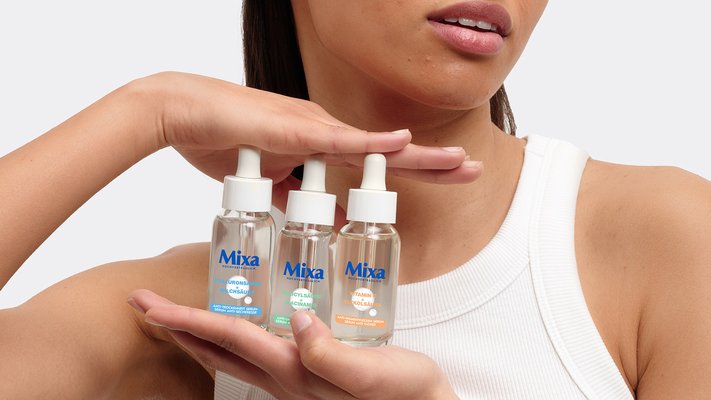 Mixa Anti-Pigmentflecken Serum Produktbild im Labor